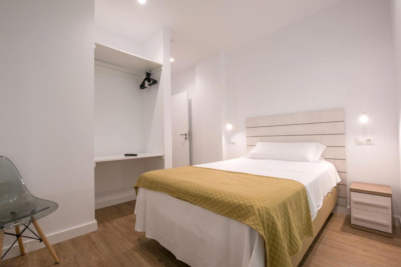Hostal Beach سانتا بولا المظهر الخارجي الصورة