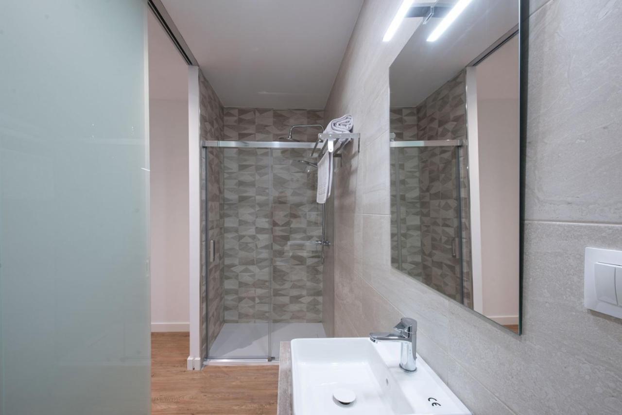 Hostal Beach سانتا بولا المظهر الخارجي الصورة